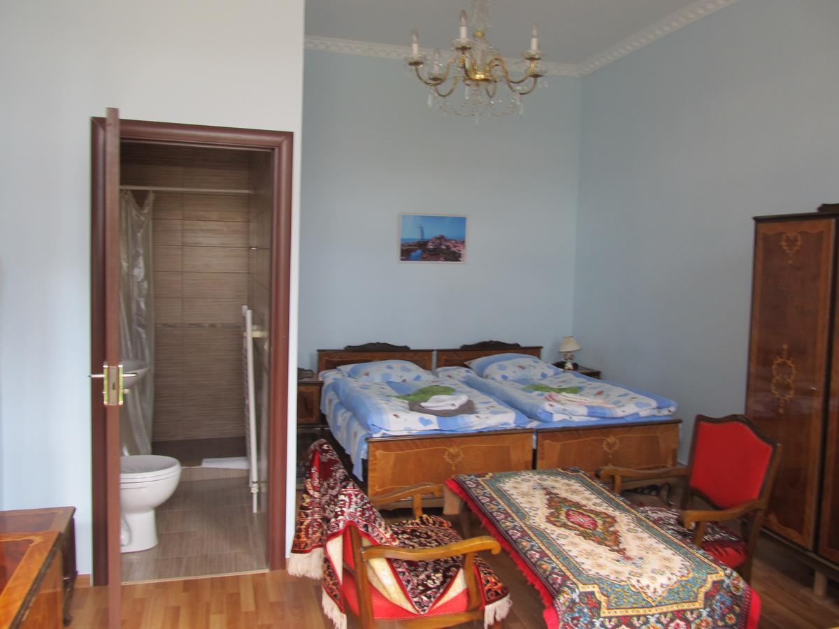 Artush & Raisa B&B Gyumri Exterior photo